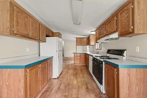 Kitchen - 4794 Seymour Rd, Jackson, MI 49201 photo 1 of 2