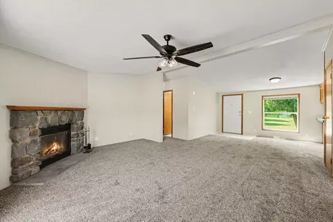 Living - 4794 Seymour Rd, Jackson, MI 49201 photo 2 of 3