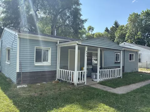 890 Dons Dr, Ypsilanti, MI 48198