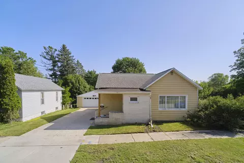 163 Van Buren St, Manistee, MI 49660