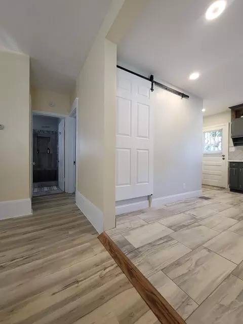 Entry Way - 127 N Thompson St, Jackson, MI 49202 photo 1 of 1