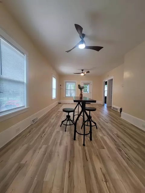 Living - 127 N Thompson St, Jackson, MI 49202 photo 1 of 2