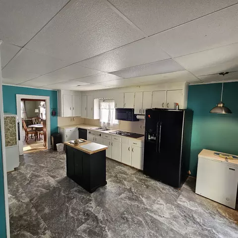 Kitchen - 516 Exchange St, Spring Lake, MI 49456 photo 3 of 3