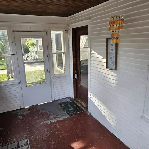 Exterior - 516 Exchange St, Spring Lake, MI 49456 photo 3 of 5