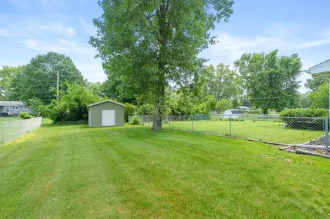 Exterior - 17175 Moorepark Rd, Three Rivers, MI 49093 photo 5 of 10