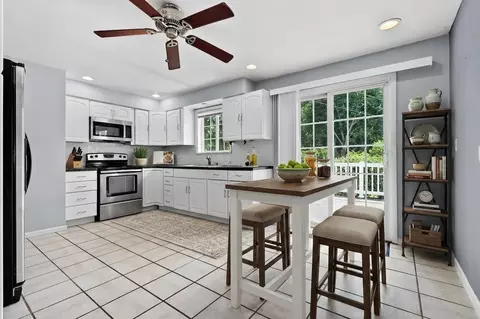 Kitchen - 17175 Moorepark Rd, Three Rivers, MI 49093 photo 2 of 5