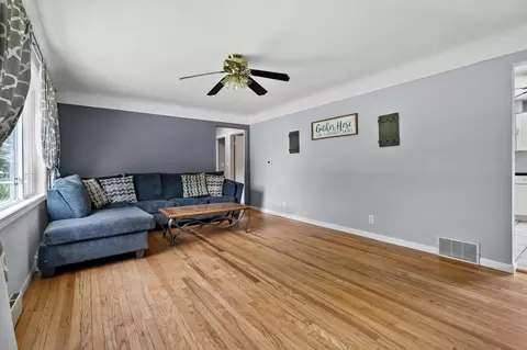 Living - 17175 Moorepark Rd, Three Rivers, MI 49093 photo 2 of 3