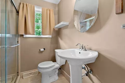 Bath - 17175 Moorepark Rd, Three Rivers, MI 49093 photo 1 of 2