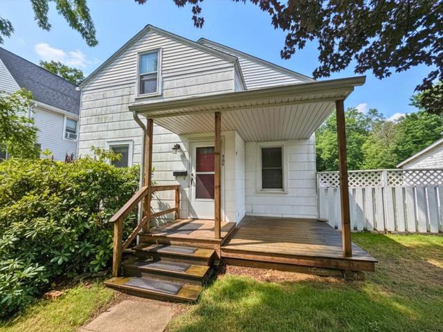928 Phoenix St, South Haven, MI 49090