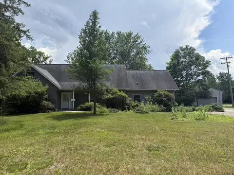 8518 3rd St, Vestaburg, MI 48891