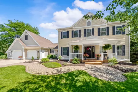 1380 Meadow Green Ct SE, Caledonia, MI 49316