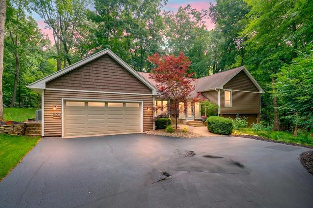 3720 Blackberry Ln, Kalamazoo, MI 49008