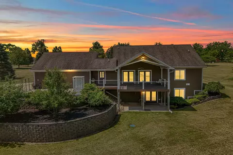 2554 W Mosherville Rd, Jonesville, MI 49250