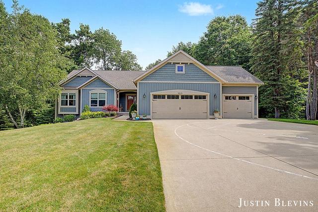 5515 Hagenvale Ct NE, Rockford, MI 49341