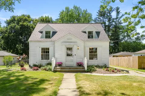 2315 Fairfield Ave, Kalamazoo, MI 49048