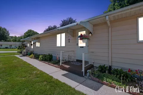 5777 Leisure S Dr SE #135, Grand Rapids, MI 49548