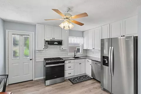 Kitchen - 3604 Clinton Way, Jackson, MI 49201 photo 1 of 2