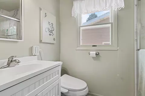 Bath - 3604 Clinton Way, Jackson, MI 49201 photo 1 of 3