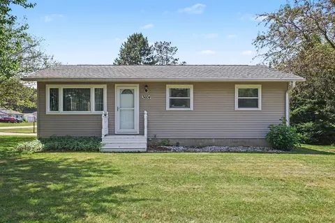 Exterior - 3604 Clinton Way, Jackson, MI 49201 photo 3 of 4