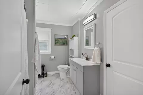 Bath - 1046 Fourth St, Jackson, MI 49203 photo 1 of 2