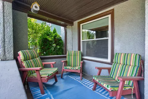 Exterior - 1046 Fourth St, Jackson, MI 49203 photo 6 of 15