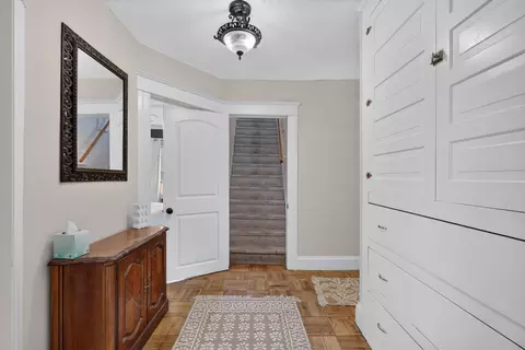 Entry Way - 1046 Fourth St, Jackson, MI 49203 photo 6 of 6