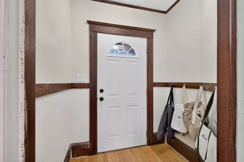 Entry Way - 1046 Fourth St, Jackson, MI 49203 photo 1 of 6