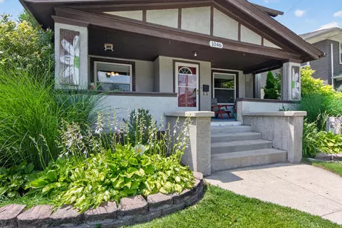 Exterior - 1046 Fourth St, Jackson, MI 49203 photo 4 of 15