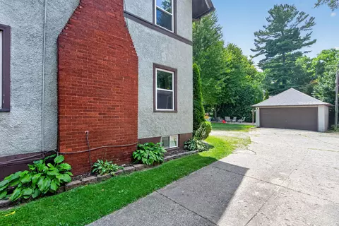 Exterior - 1046 Fourth St, Jackson, MI 49203 photo 8 of 15