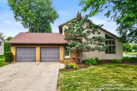 4551 Springmont Dr SE, Grand Rapids, MI 49512