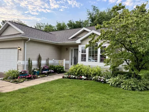 2034 Quail Cove Dr, Kalamazoo, MI 49009