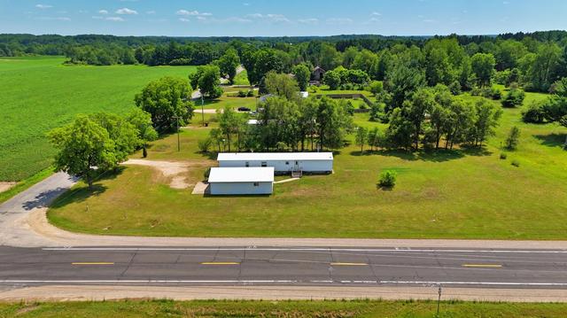 9479 N Bailey Rd, Howard City, MI 49329