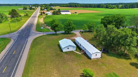 9479 N Bailey Rd, Howard City, MI 49329