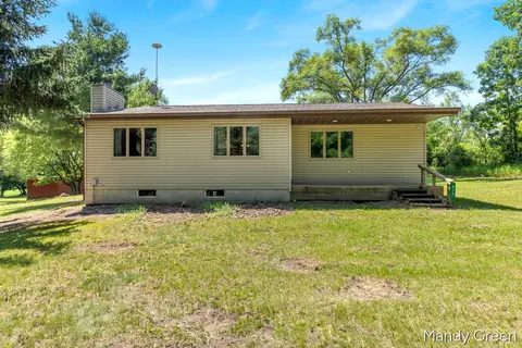 830 S Senator Rd, Crystal, MI 48818