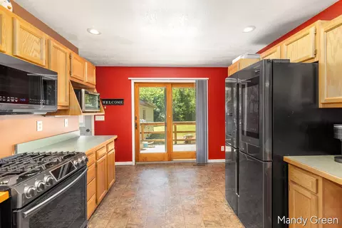 Kitchen - 830 S Senator Rd, Crystal, MI 48818 photo 2 of 2