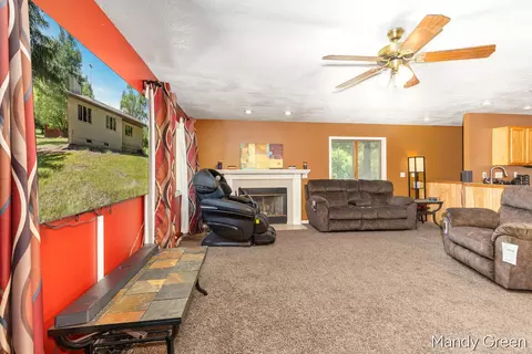 Living - 830 S Senator Rd, Crystal, MI 48818 photo 2 of 4