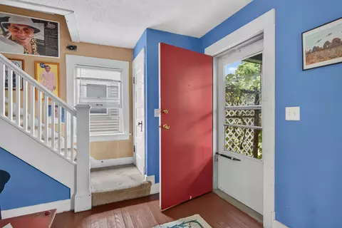Entry Way - 305 Watts St, Jackson, MI 49203 photo 1 of 3