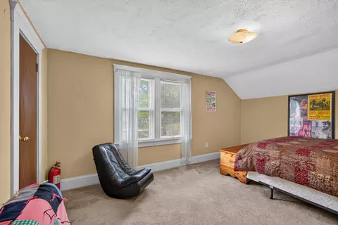 Bedroom - 305 Watts St, Jackson, MI 49203 photo 2 of 4
