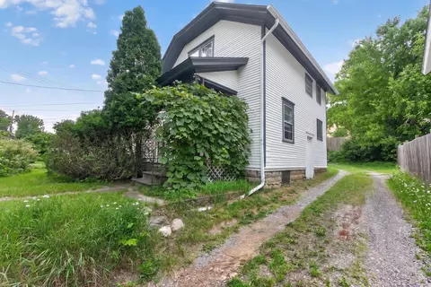 Exterior - 305 Watts St, Jackson, MI 49203 photo 10 of 11