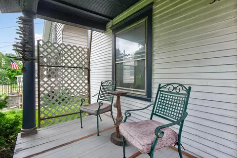Exterior - 305 Watts St, Jackson, MI 49203 photo 2 of 11