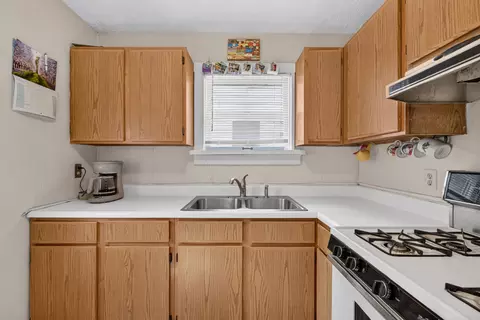 Kitchen - 305 Watts St, Jackson, MI 49203 photo 1 of 2