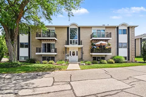 2759 Leonard St NW #C1, Grand Rapids, MI 49504