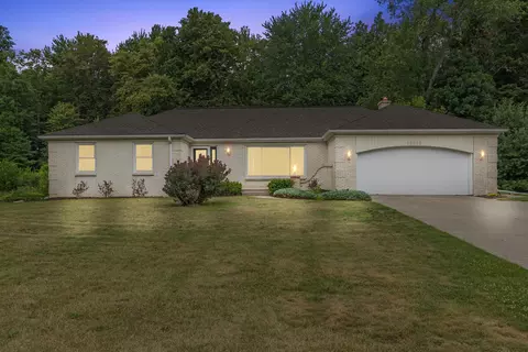 13885 Windemere Dr NW, Grand Rapids, MI 49534