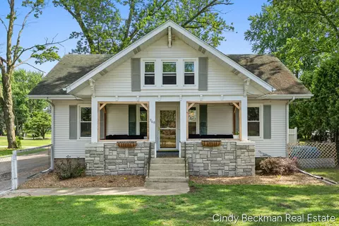 368 E 24th St, Holland, MI 49423