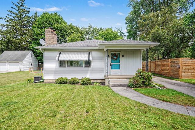 1234 Fay Ave NW, Grand Rapids, MI 49504