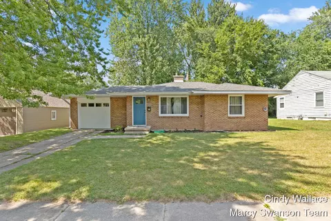 351 Rosemary St SE, Grand Rapids, MI 49507