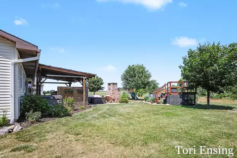 Exterior - 481 S Nevins Rd, Stanton, MI 48888 photo 7 of 9