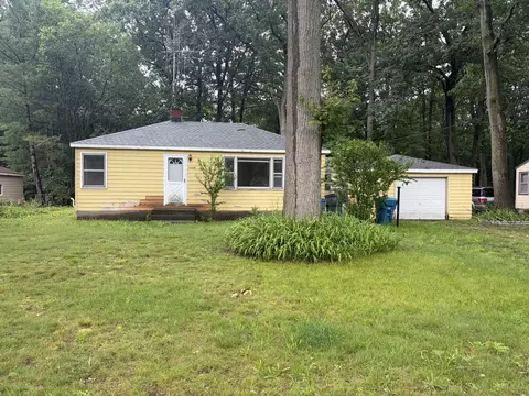 15326 Pine St, Grand Haven, MI 49417
