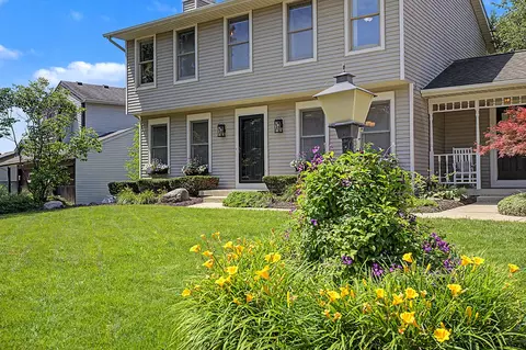 2274 Stowevalley Dr SE, Grand Rapids, MI 49508