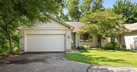 31 Skyline Cir NW, Grand Rapids, MI 49504